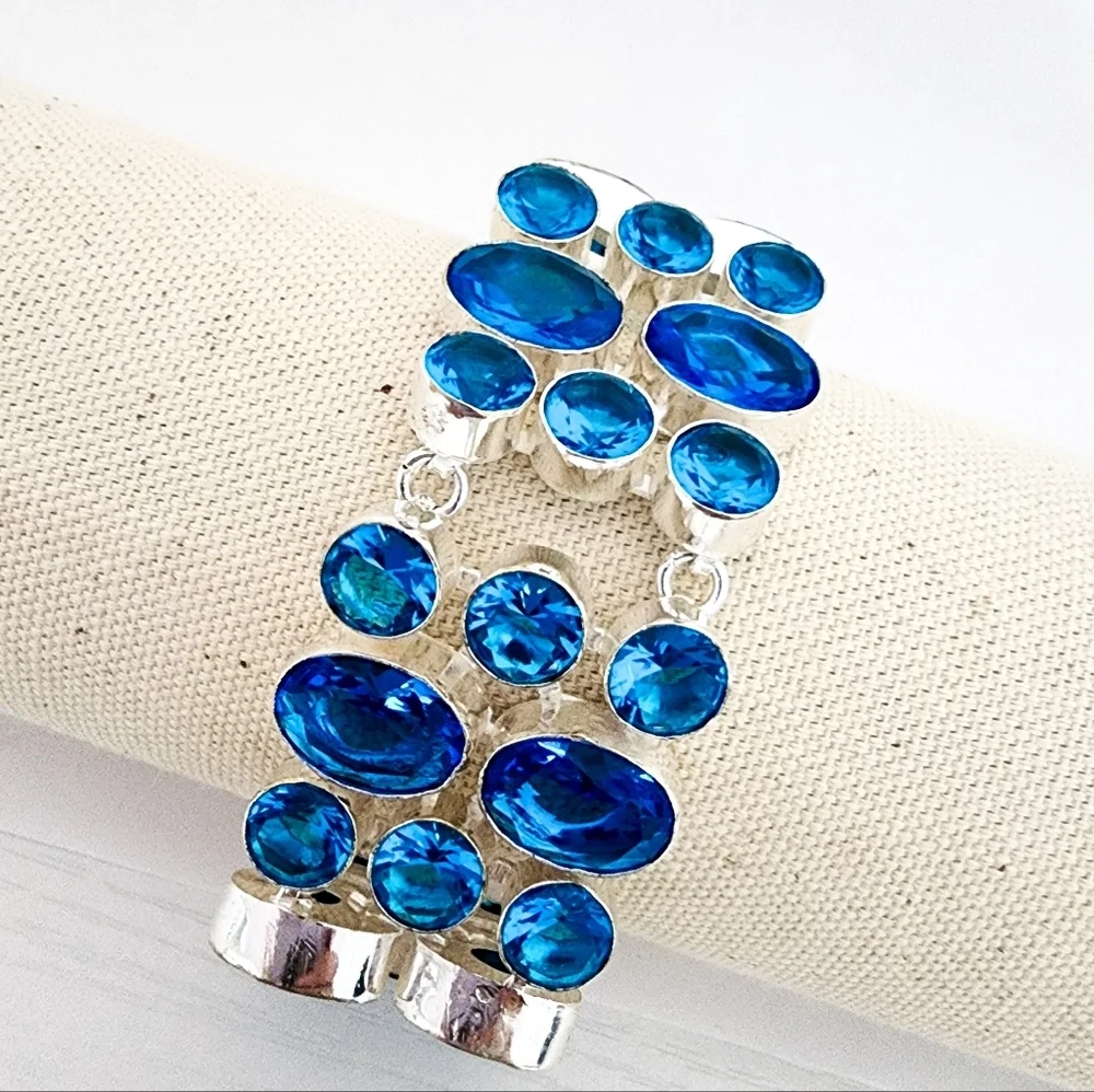 Silver bracelet faceted glass chunky bracelet blue topaz color Q02